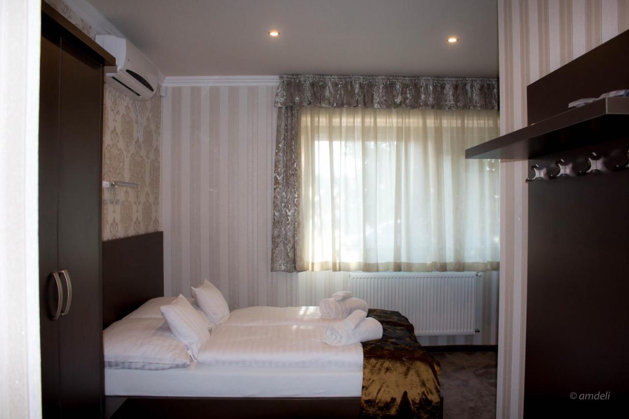 Control Motel Jászberény Esterno foto