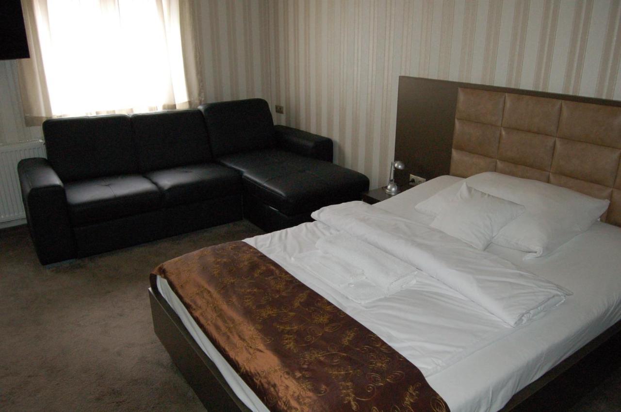 Control Motel Jászberény Esterno foto